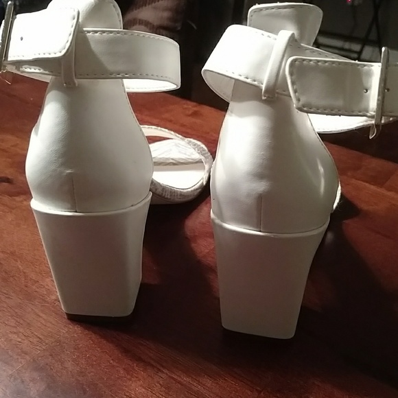 Calvin Klein sandals - Picture 3 of 5